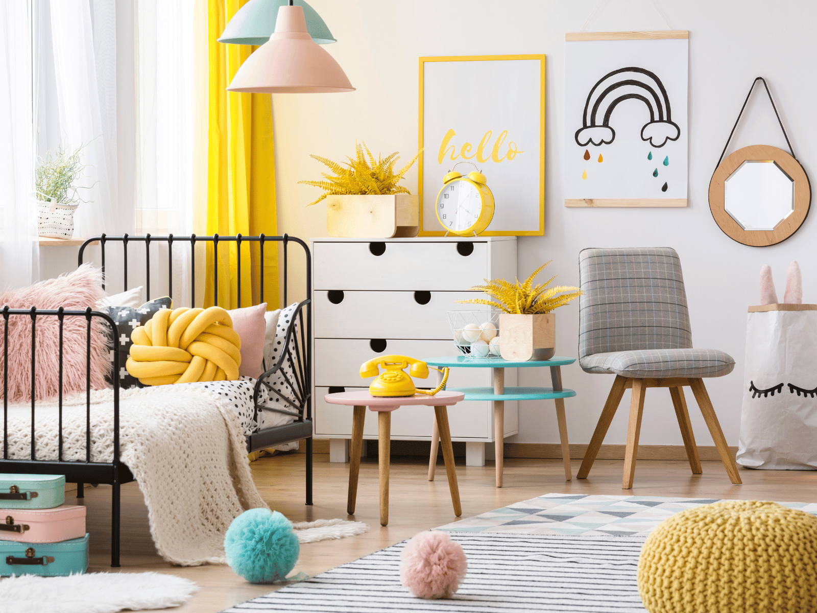 חדר עם נגיעות של צהוב