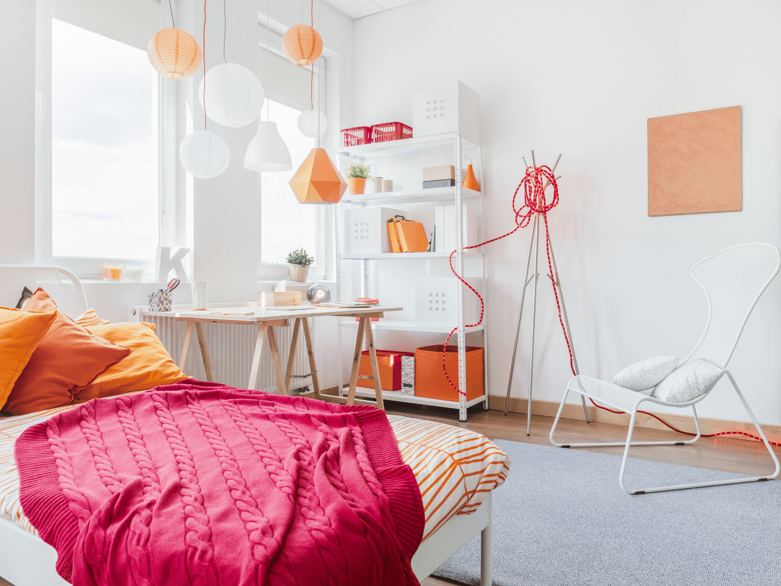 חדר שינה באדום וכתום