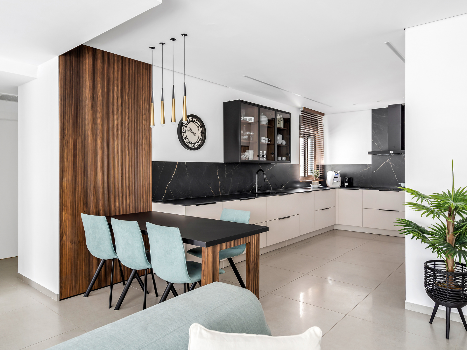 פינת אוכל קטנה