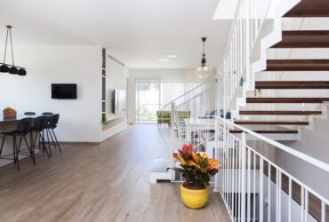 במגרש של הגדולים: בית פינתי ואוורירי בנס ציונה