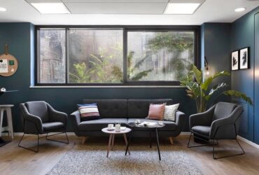 להרוג את הספה: שק חבטות או פאר הסלון?