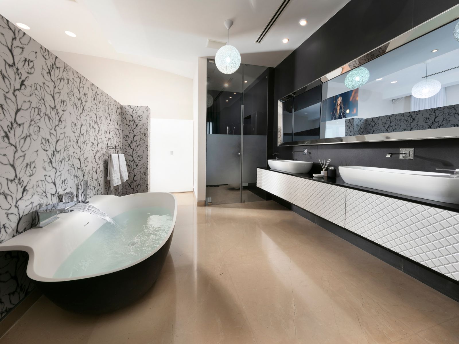 חדר שירותים מעוצב