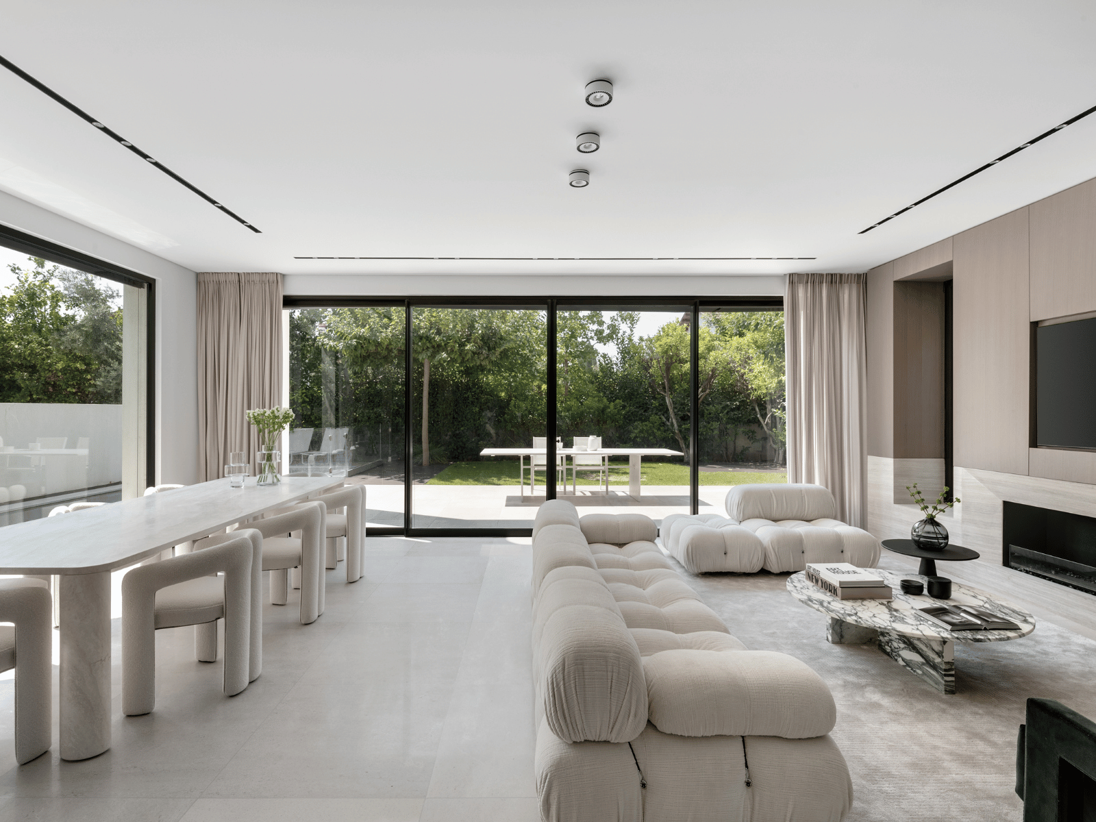 ויטרינות גדולות