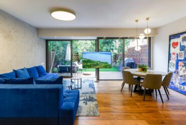 פאזל מעוצב: בית ישן ב-6 מפלסים הפך לבית מעוצב ייחודי