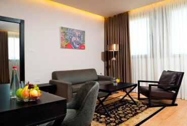 עם הגב לים: הצצה למלון העסקים ארקדיה טאוור