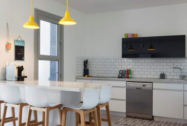 לחבק את תל אביב: הלבשת דירה בשלל צבעים