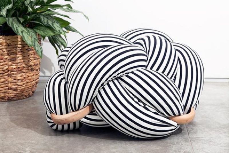 פוף מעוצב כקשר