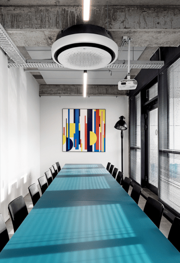 פרויקט עיצוב מסחרי מאתגר: איך מעצבים בית ספר לעיצוב?