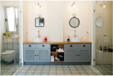 כמו בקטלוג: פתרונות אחסון חכמים שיפנו לכם מקום באמבטיה