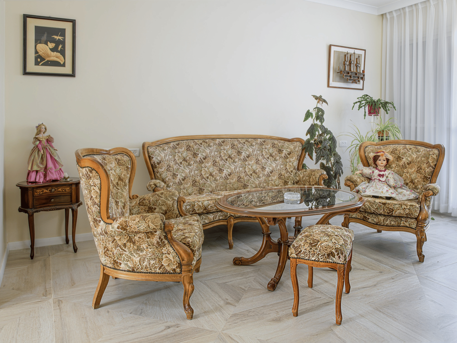 סלון עתיק משופץ