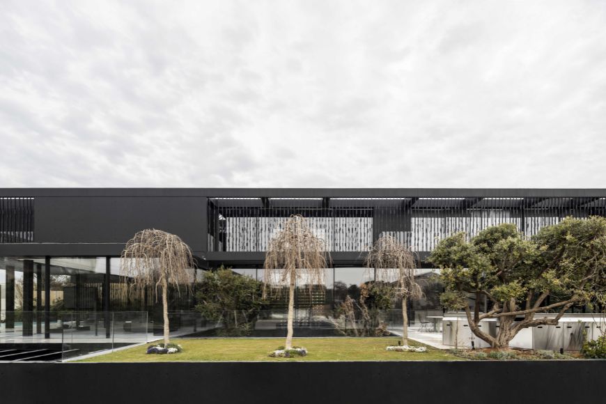 חצר הבית, עיצוב: נורית בן יוסף בשיתוף פיצו קדם, צילום: עמית גירון