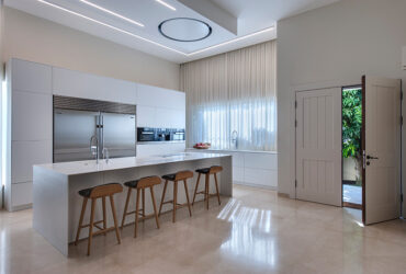 מינימליסטי להפליא: עיצוב בית מודרני ברמת השרון