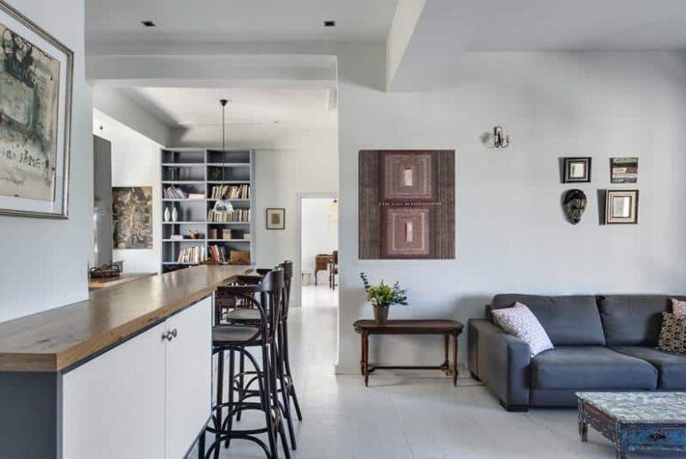 Entry-כניסה-לבית