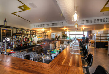 פסטורלית ויוקרתית: מסעדת שף בקסריה המשקיפה למגרשי הגולף