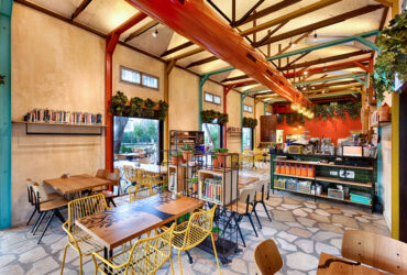 סיפור על אהבה ואור: פעם נשקייה מוזנחת, היום בית קפה פורח