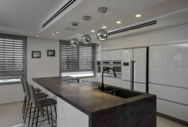 טיפים לתאורה נכונה: למעלה, בצדדים ומכל הכיוונים בחירה נכונה תאיר לכם נהדר את החדרים