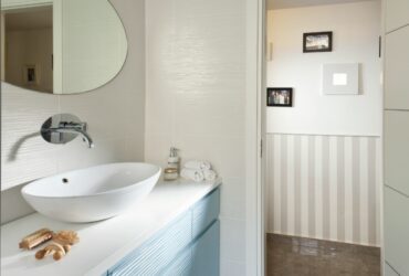 לזרום עם האנרגיה: ההשפעות הנסתרות של חדר הרחצה