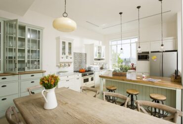 חפצים חסרי מנוח: הפתרונות היצירתיים שיסדרו לכם מקום אחסון נוסף במטבח