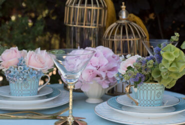 נגיעות של זהב: כך תעצבו שולחן חג אלגנטי ויוקרתי