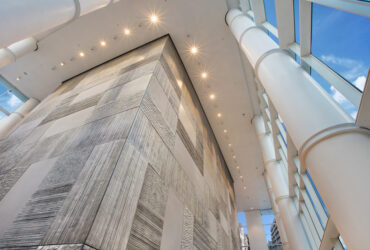 הקיר באפור: אלף הפנים של חיפויי הבטון לקירות הבית