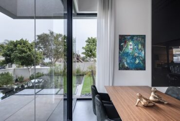 קירות שלא רואים: כך תשלבו את הזכוכית בסביבה הביתית