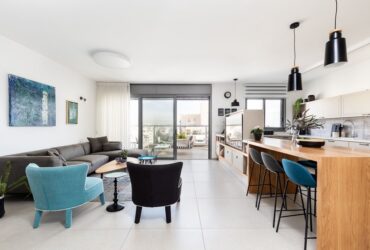 עיצוב שתפור בהזמנה: כך הפכה דירת קבלן לבית פרטי בקומה 12