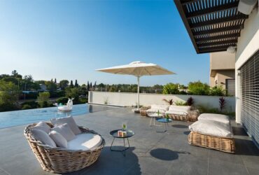 אפקט הוואו: עיצוב בית קוביות מודרני בשפלה