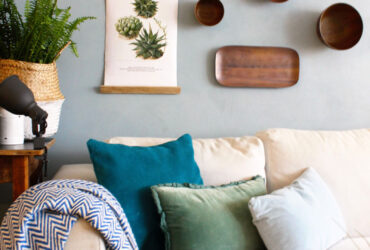 לא נשארים על המפה: כלי הבית שמקשטים את הקירות