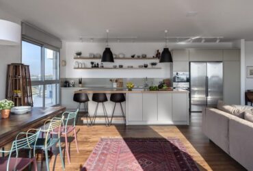 מכה שורשים לגובה: שיפוץ דירת פנטהאוז בהרצליה