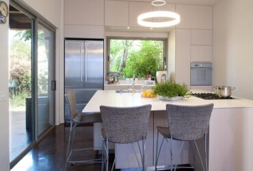 שומר על הפרטיות: עיצוב מחודש לבית משפחתי