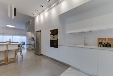 הסבלנות משתלמת: עיצוב דירה משפחתית בהרצליה