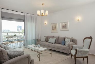 קלאסית לאירוח: עיצוב דירה שאוהבת מבקרים