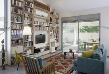 ספרים, רבותי, ספרים: בית פרטי שעוצב סביב ספרייה