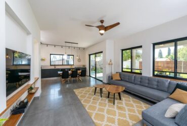 בין המקצועי לפרטי: עיצוב בית חווייתי בקיבוץ דפנה