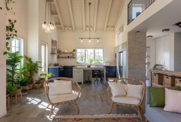 ירוק בעיניים: עיצוב בית בשני צירים מרכזיים