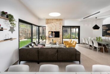 קקטוסים בגליל: בית בקיבוץ שנראה מיליון דולר