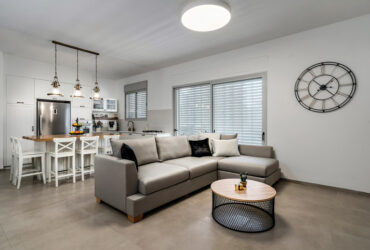 בלי להתכוון: עיצוב המטבח הפך לעיצוב של דירה שלמה