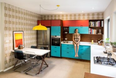 כשאלמודובר הגיע לפרדס חנה