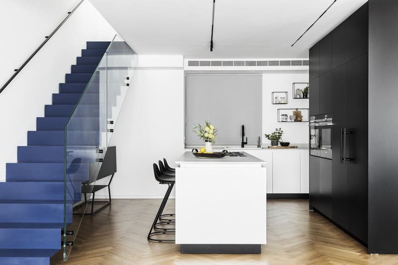 מדרגות כחולות