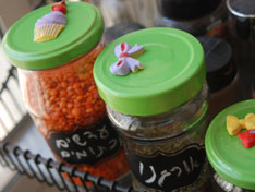 DIY: כך תכינו בעצמכם צנצנות מעוצבות