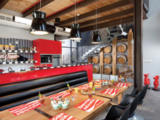 הצצה: לגור בבית גדול מהחיים