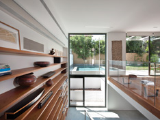 ביקור בבית חלומות: צנוע מבחוץ אבל מעוצב מבפנים