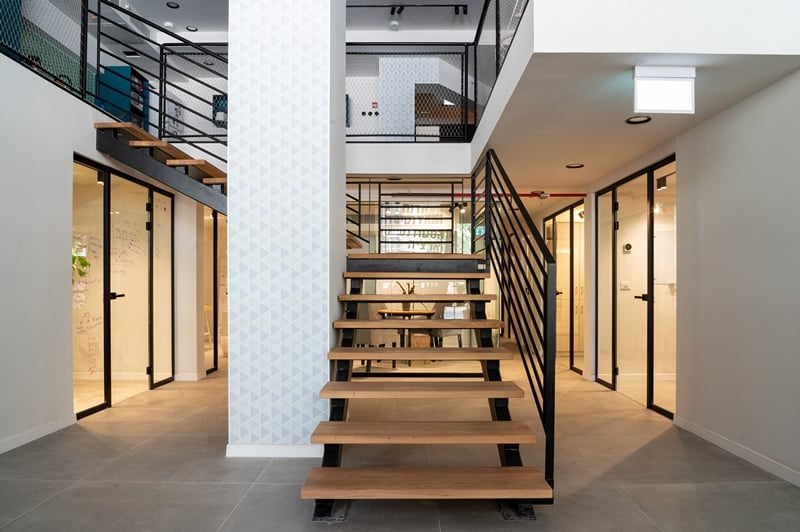 המדרגות הן אלמנט מרכזי