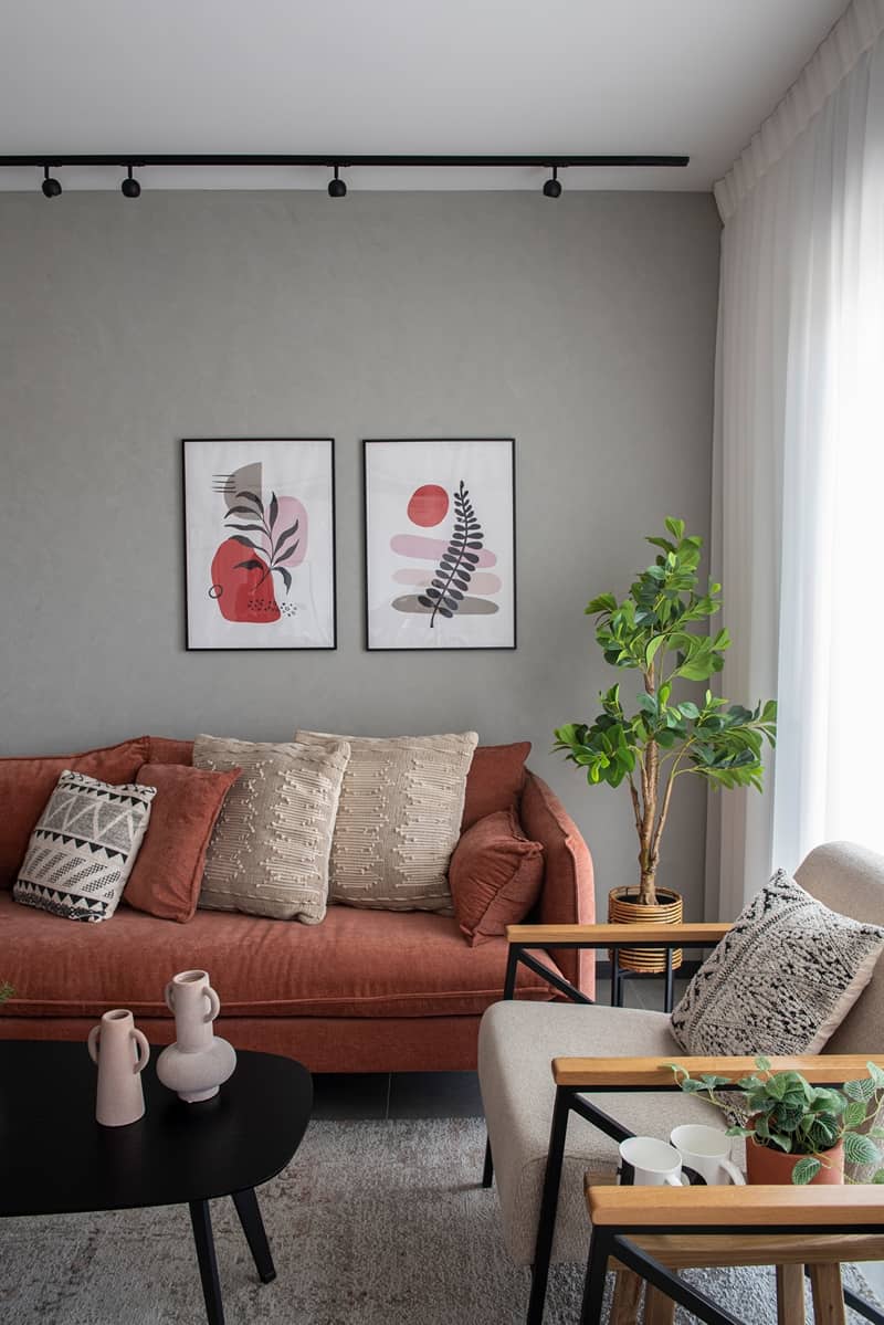 ספה אדום בהיר