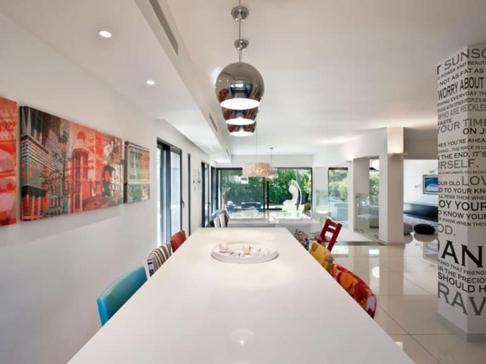 פינת אוכל גדולה