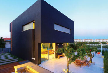 מאחורי כספת אטומה: הבית הנסתר של השכונה