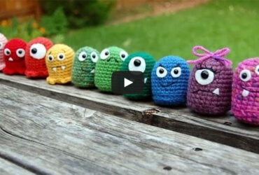 צפו: כך תסרגו שטיח ופוף מחוטי טריקו