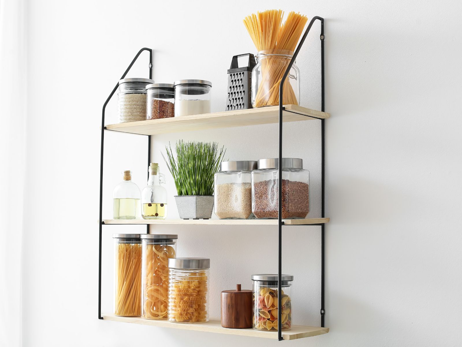 מדפים במטבח