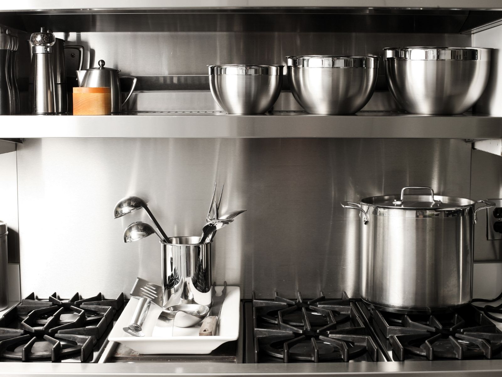 מטבח בעיצוב נירוסטה