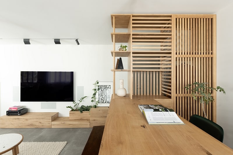 אזורי אחסון ושולחן עבודה